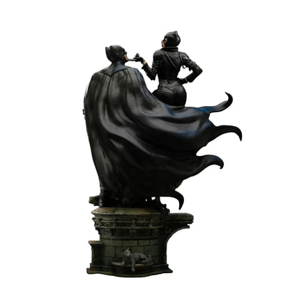 Batman and Catwoman 1/6 Diorama by Iron Studios
