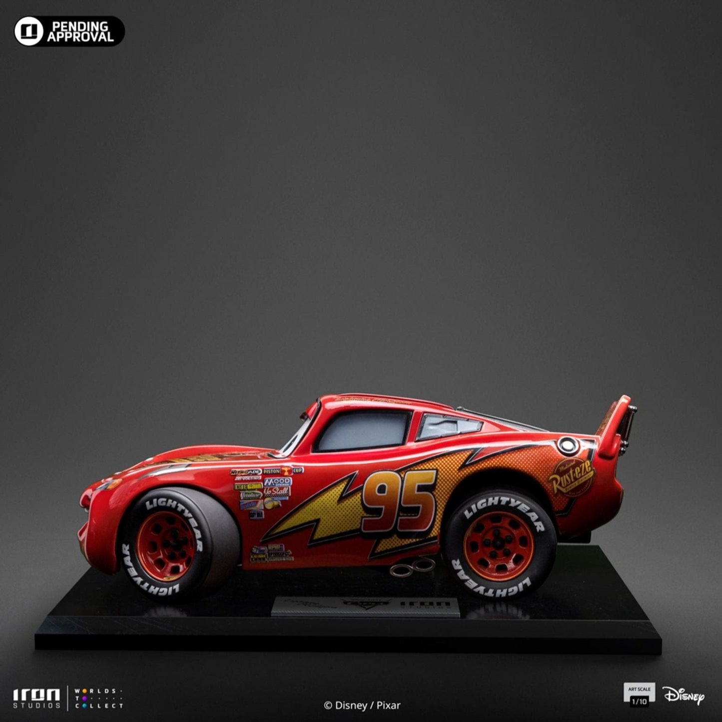 Disney Cars - Lightning McQueen 1/10 Statue by Iron Studios