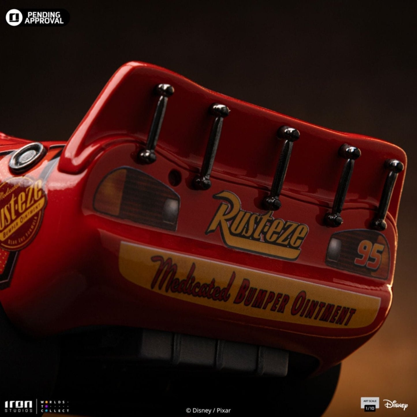Disney Cars - Lightning McQueen 1/10 Statue by Iron Studios