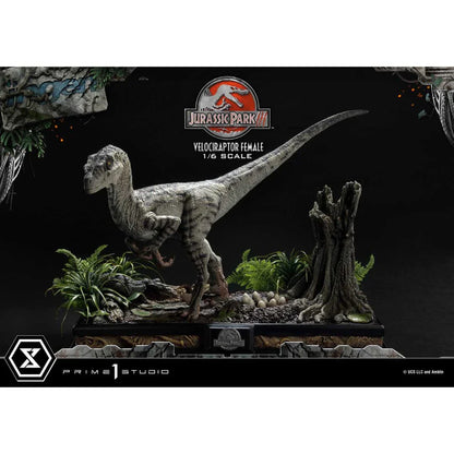 Prime 1 Studio Jurassic Park III (Film) Velociraptor Female Bonus Version Statue