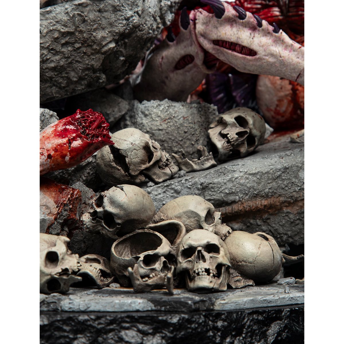 Warhammer 40k Lieutenant Titus Limited Edition Statue by Weta