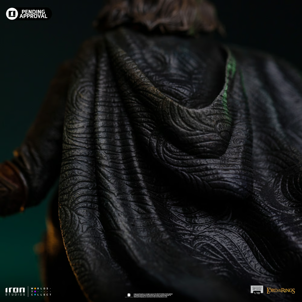 Aragorn Unleashed Statue by Iron Studios