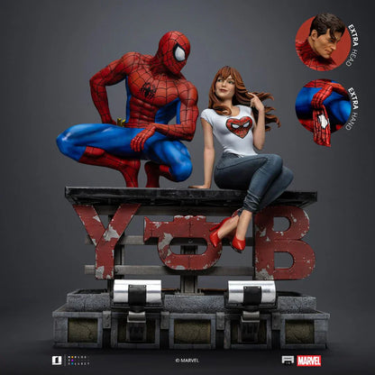 Spider-Man: The Animated Series Spider-Man And Mary Jane Deluxe Art Statue By Iron Studios