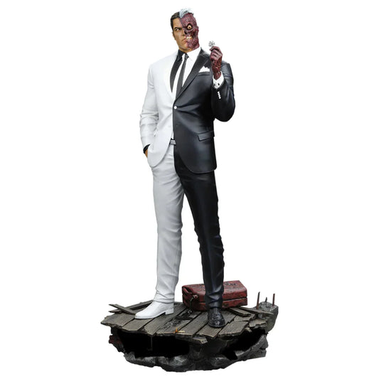 TWO-FACE Collector Sixth Scale Statue By Tweeterhead
