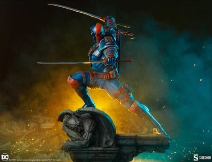 DEATHSTROKE Premium Format Figure by Sideshow Collectibles