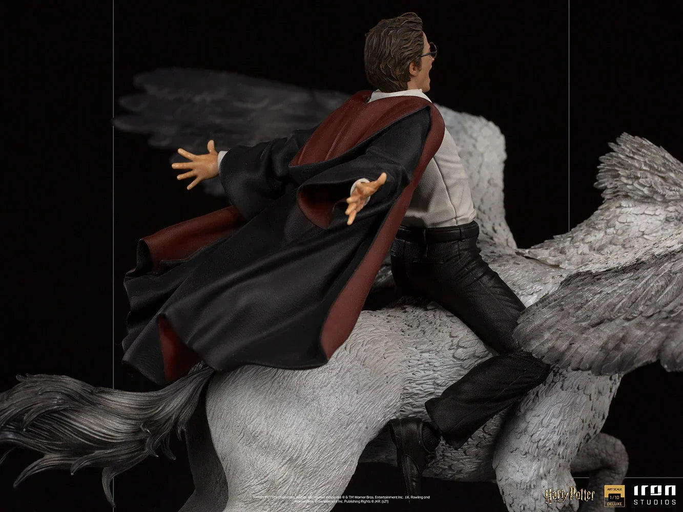 Harry Potter & Buckbeak  By Iron Studios