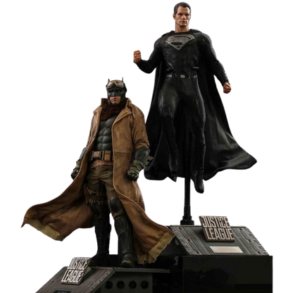 KNIGHTMARE BATMAN AND SUPERMAN Sixth Scale Figure Set By Hot Toys